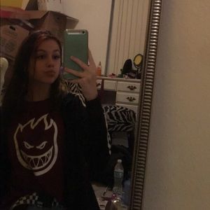 Meet your Posher, Larissa